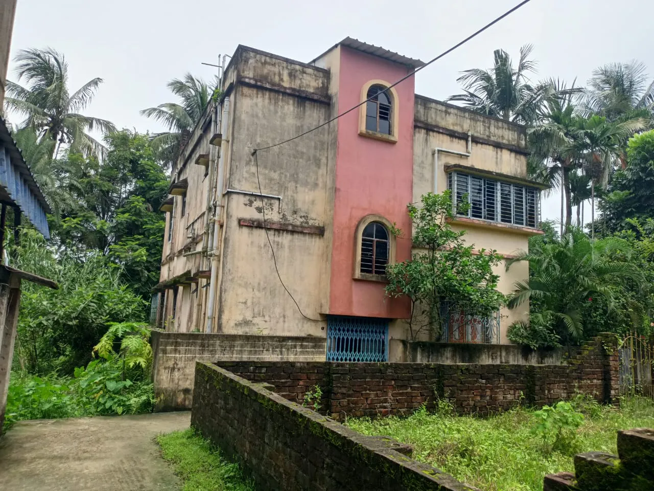 Land And Building in Baruipur, South 24 Parganas